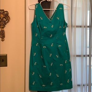 Like new, exc condition green/white cute dress!